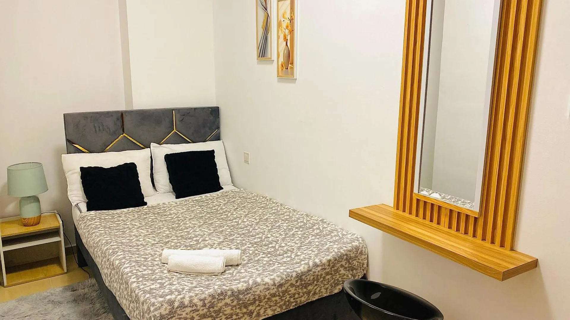 Homestay Hawks Dubai Marina Jbr Apartment United Arab Emirates